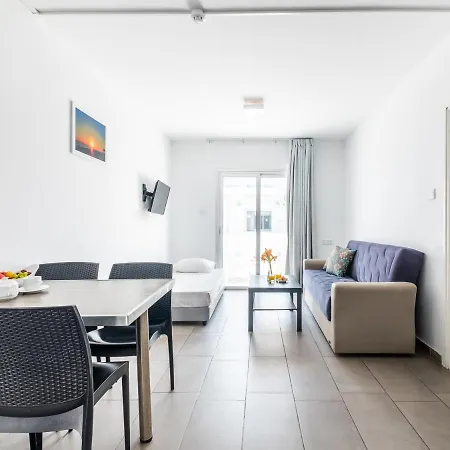 Charming Studio In Sunny All Yours